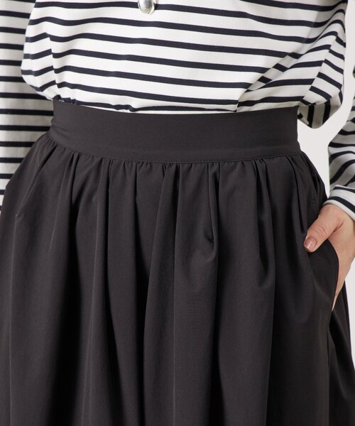 BEARDSLEY(ビアズリー)の「ヘンケイタックタフタスカート(スカート・レディース・ブラック・FREE)」の4枚目の写真