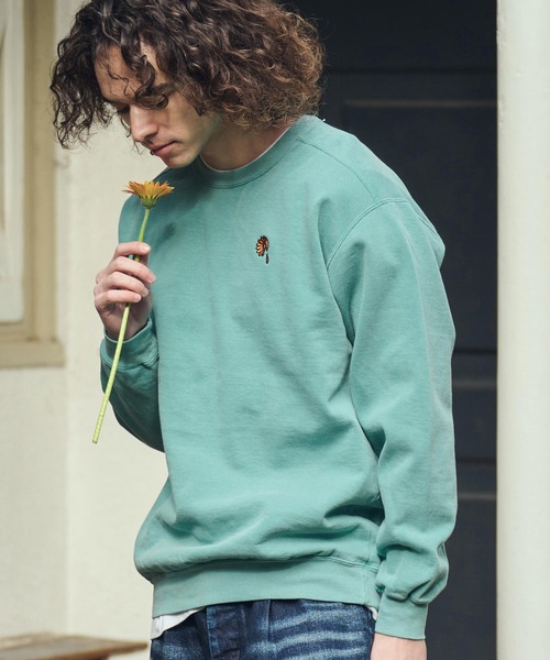 UN-FILLED(アンフィルド)の「msw1847- GARBERA EMB PIGMENT CN SWEAT スウェット(SDUF-2610)(スウェット・メンズ・ブラック/ブルー/グリーン・XL/L/M)」の3枚目の写真