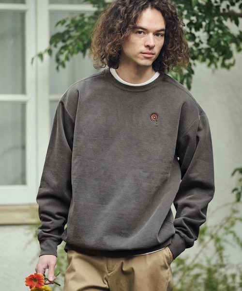 UN-FILLED(アンフィルド)の「msw1847- GARBERA EMB PIGMENT CN SWEAT スウェット(SDUF-2610)(スウェット・メンズ・ブラック/ブルー/グリーン・XL/L/M)」の4枚目の写真
