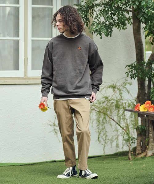 UN-FILLED(アンフィルド)の「msw1847- GARBERA EMB PIGMENT CN SWEAT スウェット(SDUF-2610)(スウェット・メンズ・ブラック/ブルー/グリーン・XL/L/M)」の7枚目の写真