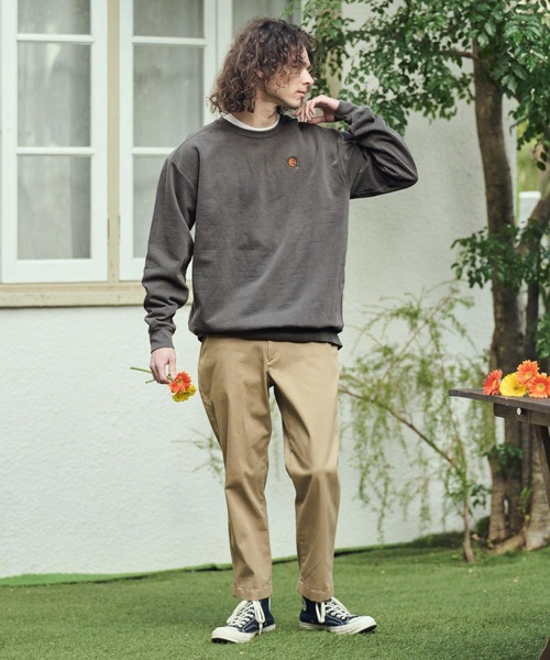 UN-FILLED(アンフィルド)の「msw1847- GARBERA EMB PIGMENT CN SWEAT スウェット(SDUF-2610)(スウェット・メンズ・ブラック/ブルー/グリーン・XL/L/M)」の8枚目の写真