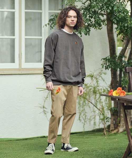 UN-FILLED(アンフィルド)の「msw1847- GARBERA EMB PIGMENT CN SWEAT スウェット(SDUF-2610)(スウェット・メンズ・ブラック/ブルー/グリーン・XL/L/M)」の9枚目の写真