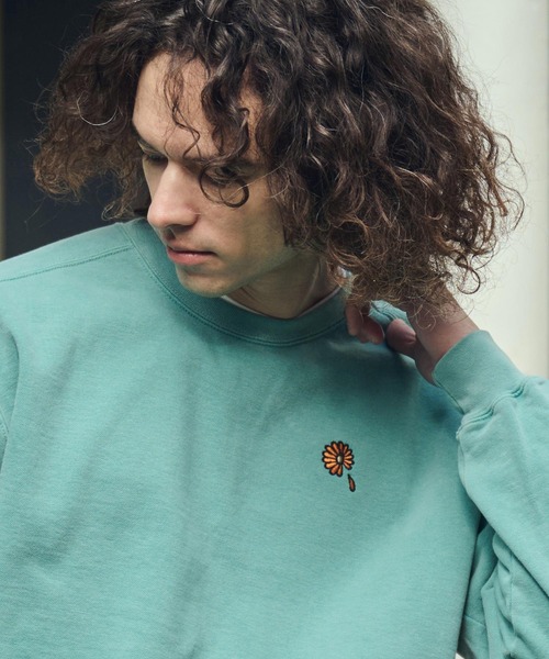 UN-FILLED(アンフィルド)の「msw1847- GARBERA EMB PIGMENT CN SWEAT スウェット(SDUF-2610)(スウェット・メンズ・ブラック/ブルー/グリーン・XL/L/M)」の18枚目の写真
