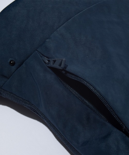 F/CE. (エフシーイー)の「F/CE. TEXTURED TWILL POUCH / エフシーイー テクスチャードツイル ポーチ(ボディバッグ/ウエストポーチ・メンズ・チャコール/ネイビー/ブラック・FREE)」の9枚目の写真