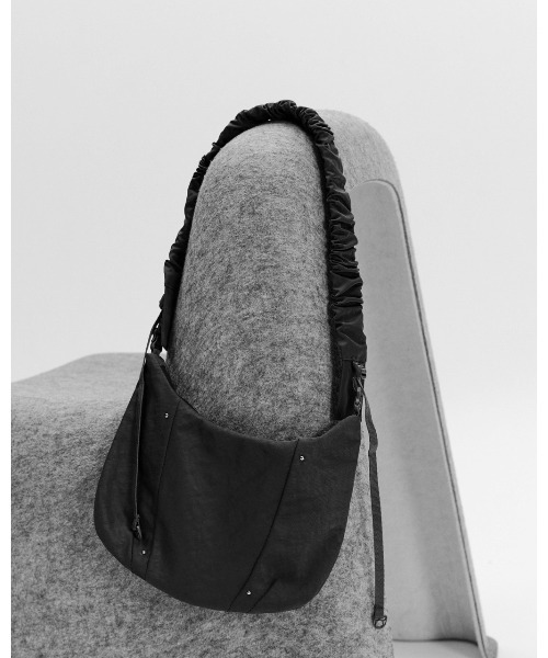 F/CE. (エフシーイー)の「F/CE. TEXTURED TWILL POUCH / エフシーイー テクスチャードツイル ポーチ(ボディバッグ/ウエストポーチ・メンズ・チャコール/ネイビー/ブラック・FREE)」の17枚目の写真