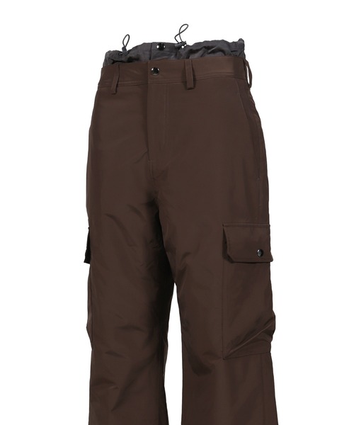 YUNSE(ユンセ)の「PADDED CARGO PANTS(カーゴパンツ・レディース・ブラック/ブラウン・OS)」の9枚目の写真