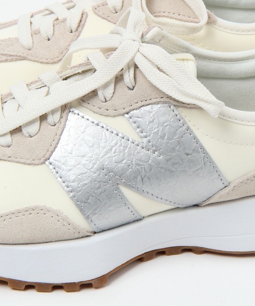 niko and...（ニコアンド）の「【New Balance(ニューバランス)】327（スニーカー・レディース・オフホワイト・23.5cm/24.5cm）」の11枚目の写真