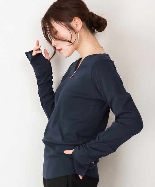 aity(アイティ)の「M-4L 指穴付き Vネックくしゅくしゅ袖カットソー 夏服(Tシャツ/カットソー・レディース・カーキ/ネイビー/パープル系/オフホワイト/杢グレー/グレー系/チャコールグレー/グレイッシュベージュ/ブラック・L/M/4L/3L/LL)」の9枚目の写真