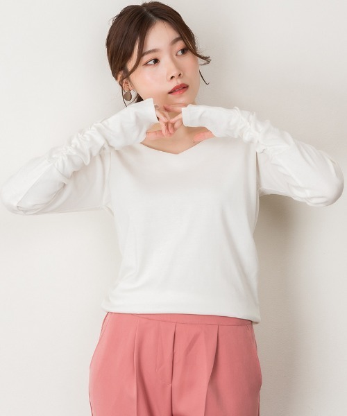 aity(アイティ)の「M-4L 指穴付き Vネックくしゅくしゅ袖カットソー 夏服(Tシャツ/カットソー・レディース・カーキ/ネイビー/パープル系/オフホワイト/杢グレー/グレー系/チャコールグレー/グレイッシュベージュ/ブラック・L/M/4L/3L/LL)」の2枚目の写真