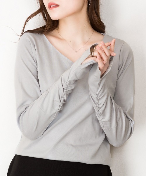aity(アイティ)の「M-4L 指穴付き Vネックくしゅくしゅ袖カットソー 夏服(Tシャツ/カットソー・レディース・カーキ/ネイビー/パープル系/オフホワイト/杢グレー/グレー系/チャコールグレー/グレイッシュベージュ/ブラック・L/M/4L/3L/LL)」の10枚目の写真