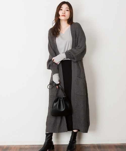 aity(アイティ)の「M-4L 指穴付き Vネックくしゅくしゅ袖カットソー 夏服(Tシャツ/カットソー・レディース・カーキ/ネイビー/パープル系/オフホワイト/杢グレー/グレー系/チャコールグレー/グレイッシュベージュ/ブラック・L/M/4L/3L/LL)」の14枚目の写真
