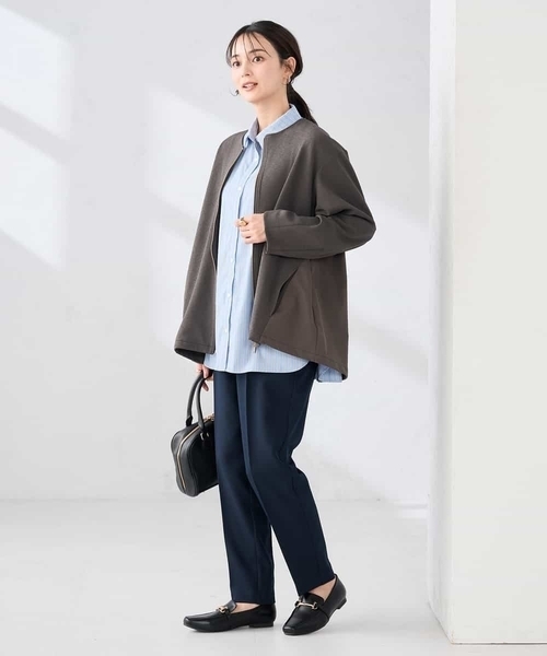 a.v.v（アーヴェヴェ）の「異素材切り替えノーカラーブルゾン（ノーカラージャケット・レディース・チャコールグレー/アイボリー・38/40）」の16枚目の写真