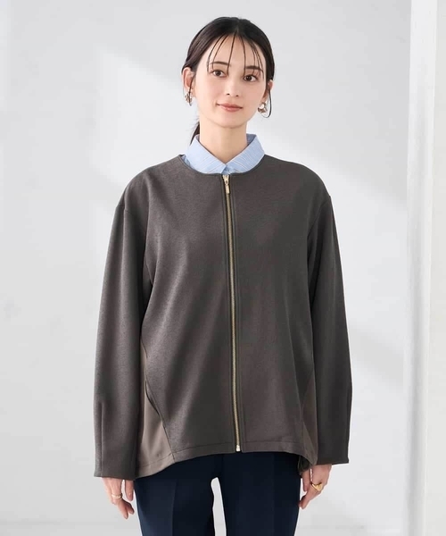 a.v.v（アーヴェヴェ）の「異素材切り替えノーカラーブルゾン（ノーカラージャケット・レディース・チャコールグレー/アイボリー・38/40）」の19枚目の写真