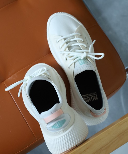 PALLADIUM(パラディウム)の「PALLANOVA CVS パラノヴァキャンバス スニーカー(スニーカー・レディース・ブラック/グレー系/オフホワイト・24cm/23.5cm/25cm/24.5cm/22.5cm)」の2枚目の写真