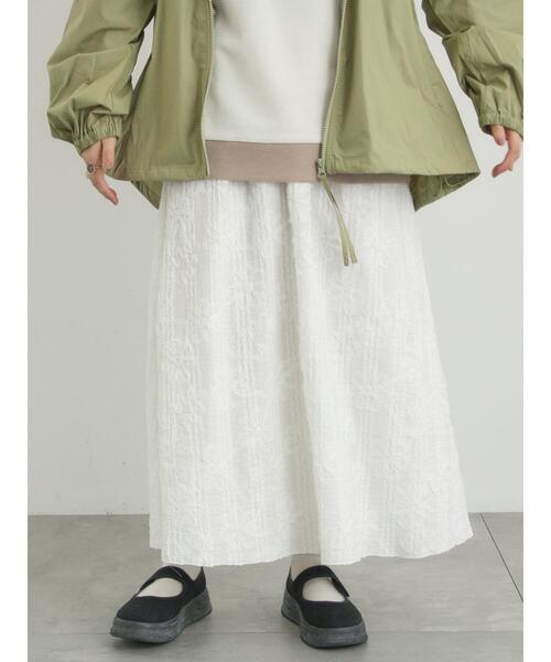 Samansa Mos2（サマンサ モスモス）の「花柄テープ刺繍フレアスカート（スカート・レディース・オフホワイト/ブラック・F）」の2枚目の写真