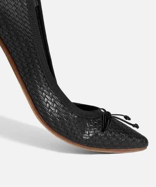 MAMIAN（マミアン）の「ポインテッドトゥ メッシュ バレエシューズ（バレエシューズ・レディース・ベージュ/ホワイト/ダークブラウン/ブラック・24.5cm/24.0cm/23.5cm/23.0cm/22.5cm/25.0cm）」の18枚目の写真