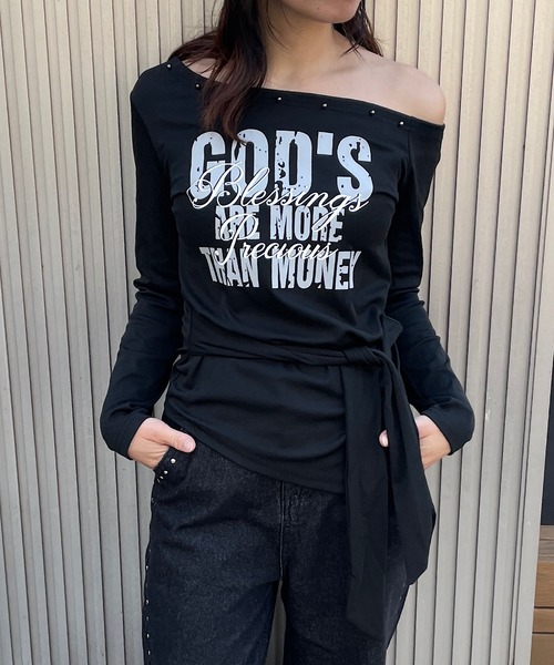 ROGER AND RAW(ロジャーアンドロウ)の「スタッズワンショルアシメトップス(Tシャツ/カットソー・レディース・ホワイト/ブラック/グレー・FREE)」の1枚目の写真
