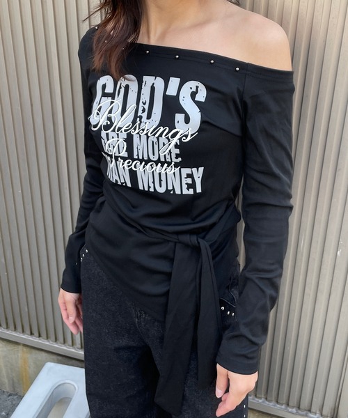 ROGER AND RAW(ロジャーアンドロウ)の「スタッズワンショルアシメトップス(Tシャツ/カットソー・レディース・ホワイト/ブラック/グレー・FREE)」の6枚目の写真