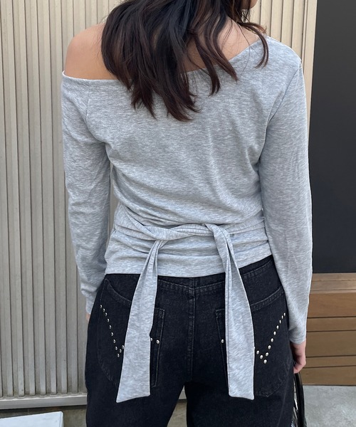 ROGER AND RAW(ロジャーアンドロウ)の「スタッズワンショルアシメトップス(Tシャツ/カットソー・レディース・ホワイト/ブラック/グレー・FREE)」の9枚目の写真