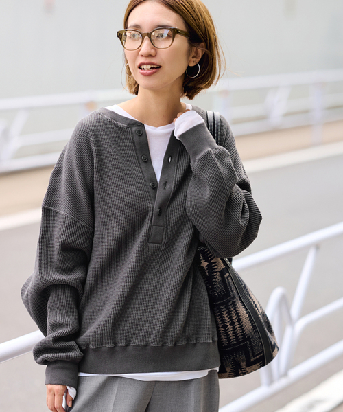 FRAMeWORK(フレームワーク)の「≪WEB限定 / 追加≫ワッフルヘンリープルオーバー 2(Tシャツ/カットソー・レディース・ダークブルー/スミクロ/アイボリー・FREE)」の6枚目の写真