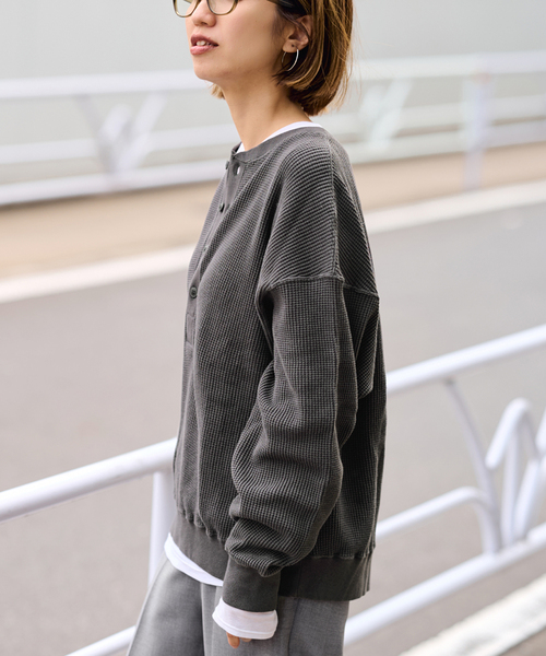 FRAMeWORK(フレームワーク)の「≪WEB限定 / 追加≫ワッフルヘンリープルオーバー 2(Tシャツ/カットソー・レディース・ダークブルー/スミクロ/アイボリー・FREE)」の7枚目の写真