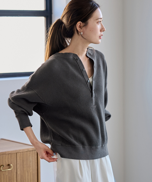 FRAMeWORK(フレームワーク)の「≪WEB限定 / 追加≫ワッフルヘンリープルオーバー 2(Tシャツ/カットソー・レディース・ダークブルー/スミクロ/アイボリー・FREE)」の19枚目の写真