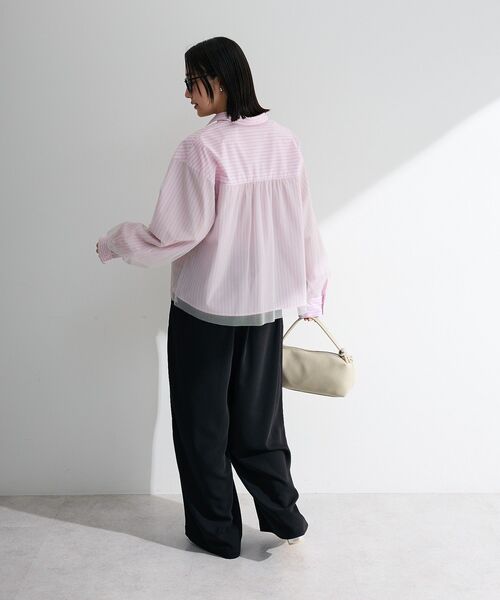 Green Parks(グリーンパークス)の「チュールドッキングストライプシャツ(シャツ/ブラウス・レディース・ベージュ/グレー/ピンク・FREE)」の6枚目の写真