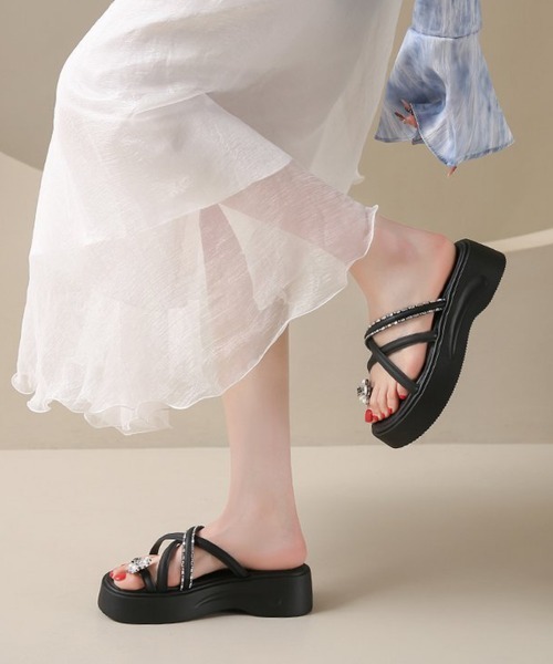 Miniministore(ミニミニストア)の「クロスストラップ厚底トングサンダル夏美脚(サンダル・レディース・ブラック/アイボリー・23.0cm/22.5cm/24.5cm/24.0cm/23.5cm)」の6枚目の写真