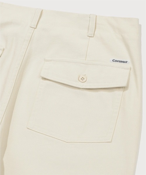 COVERNAT（カバーナット）の「[SOOBIN着用] WIDE BACK SATIN FATIGUE PANTS（その他パンツ・メンズ・アイボリー/オリーブ・SMALL/MEDIUM/LARGE/X-LARGE）」の4枚目の写真