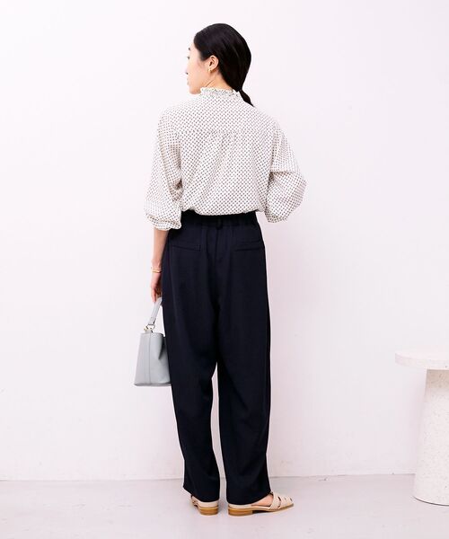 le.coeur blanc(ルクールブラン)の「【日本製】シャーリングネック幾何柄ブラウス(シャツ/ブラウス・レディース・ホワイト系その他・38)」の8枚目の写真