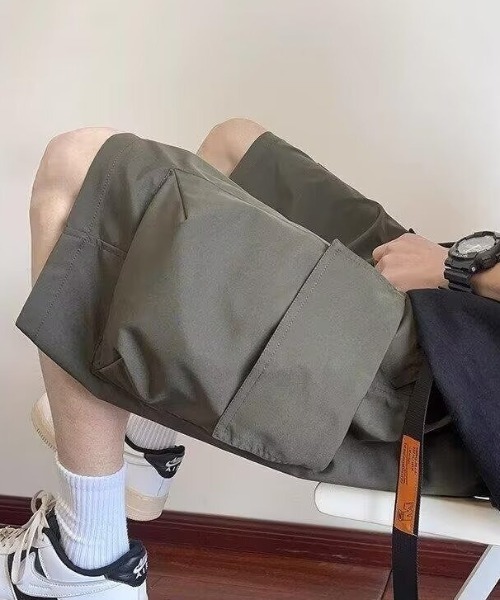 link lot(リンクロット)の「ウェビングベルト付き テック ワイドカーゴハーフショートパンツ(カーゴパンツ・メンズ・アイボリー/カーキ/ブラック・L/M)」の16枚目の写真