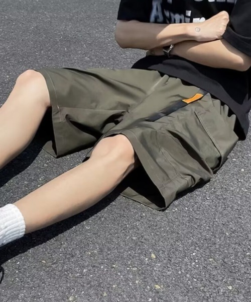 link lot(リンクロット)の「ウェビングベルト付き テック ワイドカーゴハーフショートパンツ(カーゴパンツ・メンズ・アイボリー/カーキ/ブラック・L/M)」の10枚目の写真