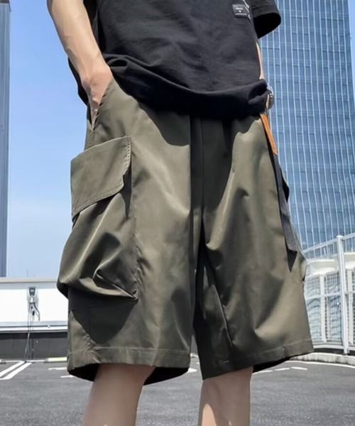 link lot(リンクロット)の「ウェビングベルト付き テック ワイドカーゴハーフショートパンツ(カーゴパンツ・メンズ・アイボリー/カーキ/ブラック・L/M)」の5枚目の写真
