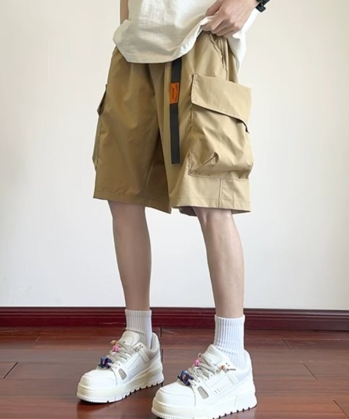 link lot(リンクロット)の「ウェビングベルト付き テック ワイドカーゴハーフショートパンツ(カーゴパンツ・メンズ・アイボリー/カーキ/ブラック・L/M)」の11枚目の写真