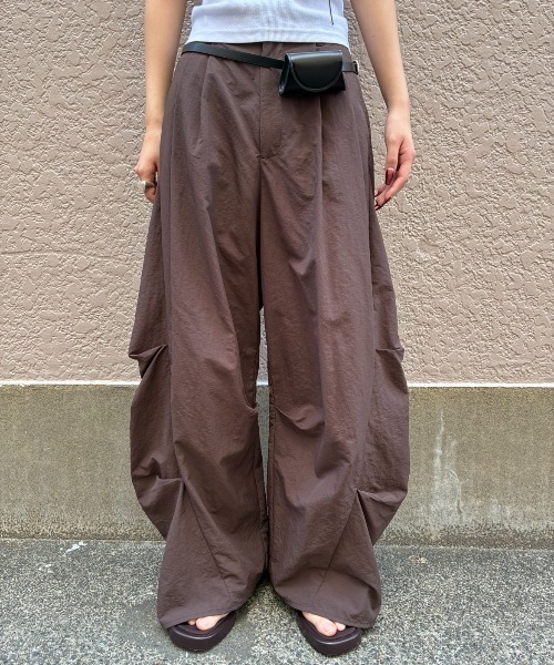 AIC.（エーアイシー）の「コクーンタックワイドパンツ（その他パンツ・レディース・ブラック/オリーブ/ダークブラウン・FREE）」の2枚目の写真