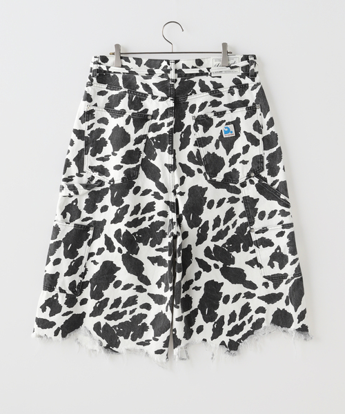 DISCOVERED(ディスカバード)の「DISCOVERED / ディスカバード COW PRINT DOUBLE KNEE SHORTS(その他パンツ・メンズ・ブラック・3)」の2枚目の写真