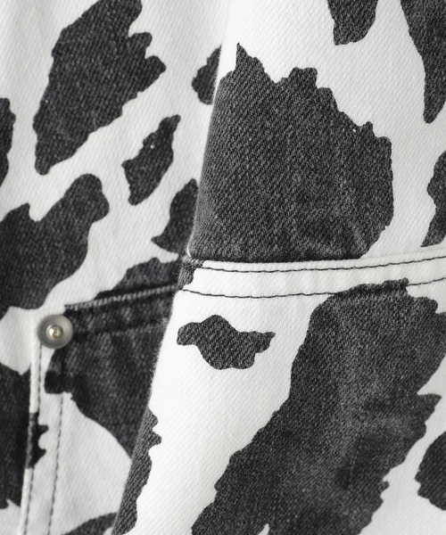 DISCOVERED(ディスカバード)の「DISCOVERED / ディスカバード COW PRINT DOUBLE KNEE SHORTS(その他パンツ・メンズ・ブラック・3)」の3枚目の写真