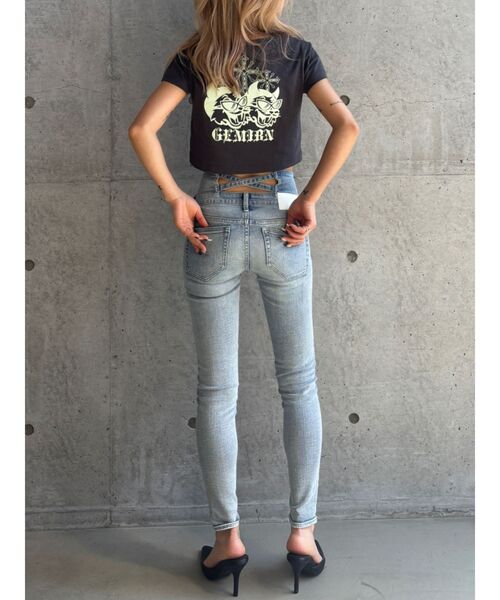 GYDA（ジェイダ）の「【TINY低身長さん向け】ハイウエストウエストクロススキニーデニムパンツ（デニムパンツ・レディース・インディゴブルー/ライトブルー/ブラック・MEDIUM/X-SMALL/SMALL）」の5枚目の写真