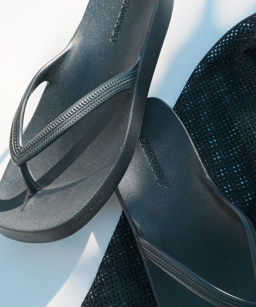 CAMINANDO（カミナンド）の「CAMINANDO カミナンド Flip Flap Sandals for Extralig 0（サンダル・レディース・ブラック/ベージュ・23cm/24cm/25cm）」の18枚目の写真