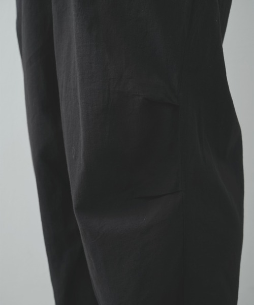 markaware（マーカウェア）の「【marka/マーカ】KNEE TUCK PANTS（その他パンツ・メンズ・ブラック・2/1）」の7枚目の写真