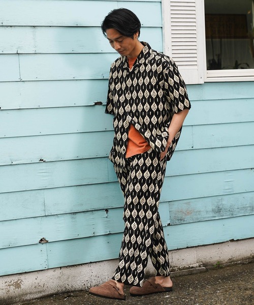 BAYFLOW（ベイフロー）の「インド柄オープンカラーシャツ（シャツ/ブラウス・メンズ・ブラウン/ブルー/ブラック・LARGE/MEDIUM）」の4枚目の写真