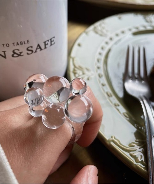 Vipoa(ヴィポア)の「flowermotif clear ring(リング・レディース・クリア・ONE SIZE)」の6枚目の写真
