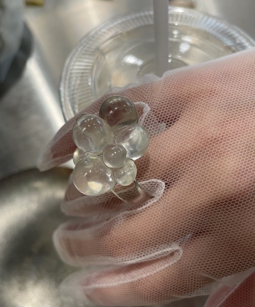 Vipoa(ヴィポア)の「flowermotif clear ring(リング・レディース・クリア・ONE SIZE)」の12枚目の写真