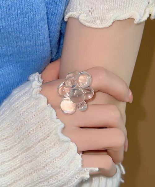 Vipoa(ヴィポア)の「flowermotif clear ring(リング・レディース・クリア・ONE SIZE)」の14枚目の写真