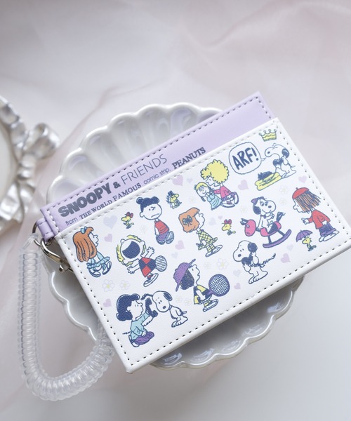 FUNALIVE（ファンアライブ）の「SNOOPY スヌーピー シングルパスケース 合皮（パスケース・レディース・ブルー/ブラウン/パープル/イエロー/グリーン/ベージュ/ホワイト系・FREE）」の2枚目の写真