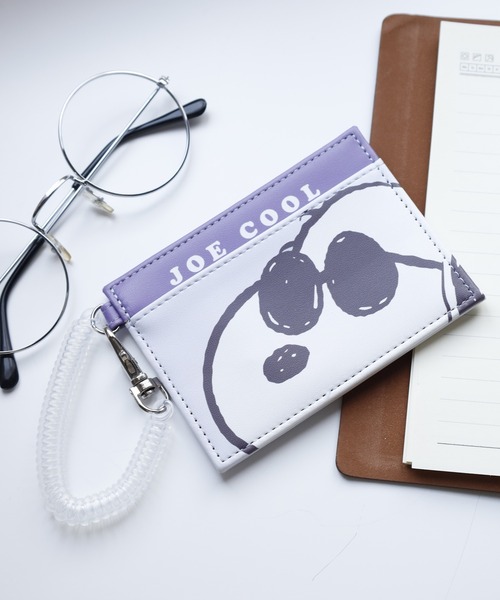 FUNALIVE（ファンアライブ）の「SNOOPY スヌーピー シングルパスケース 合皮（パスケース・レディース・ブルー/ブラウン/パープル/イエロー/グリーン/ベージュ/ホワイト系・FREE）」の6枚目の写真