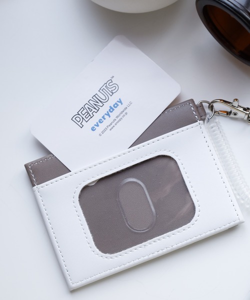 FUNALIVE（ファンアライブ）の「SNOOPY スヌーピー シングルパスケース 合皮（パスケース・レディース・ブルー/ブラウン/パープル/イエロー/グリーン/ベージュ/ホワイト系・FREE）」の11枚目の写真