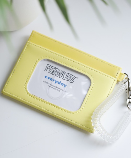 FUNALIVE（ファンアライブ）の「SNOOPY スヌーピー シングルパスケース 合皮（パスケース・レディース・ブルー/ブラウン/パープル/イエロー/グリーン/ベージュ/ホワイト系・FREE）」の19枚目の写真