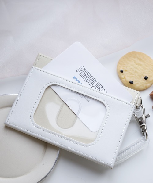 FUNALIVE（ファンアライブ）の「SNOOPY スヌーピー シングルパスケース 合皮（パスケース・レディース・ブルー/ブラウン/パープル/イエロー/グリーン/ベージュ/ホワイト系・FREE）」の13枚目の写真