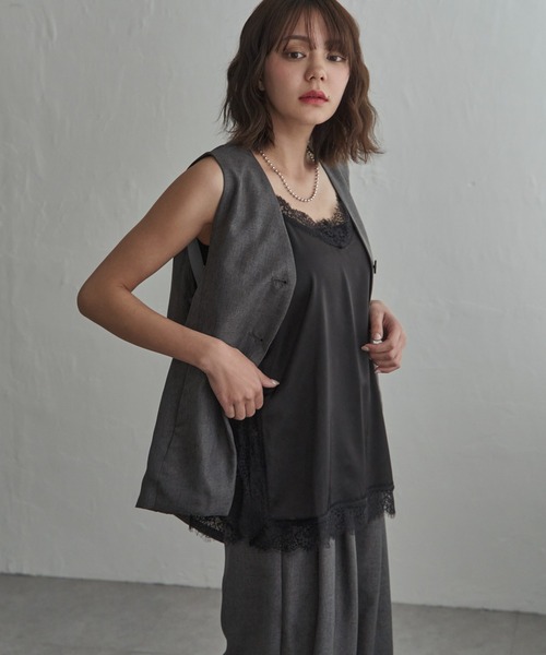 notch.(ノッチ)の「サイドスリットレースサテンキャミ(キャミソール・レディース・オフホワイト/ブラック・M)」の2枚目の写真